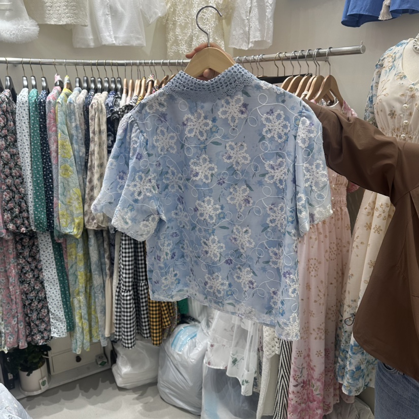 BIKINI東大門實拍女士新品休閑熱賣真品時尚襯衫蕾絲衫刺繡BIKINI襯衫/蕾絲衫