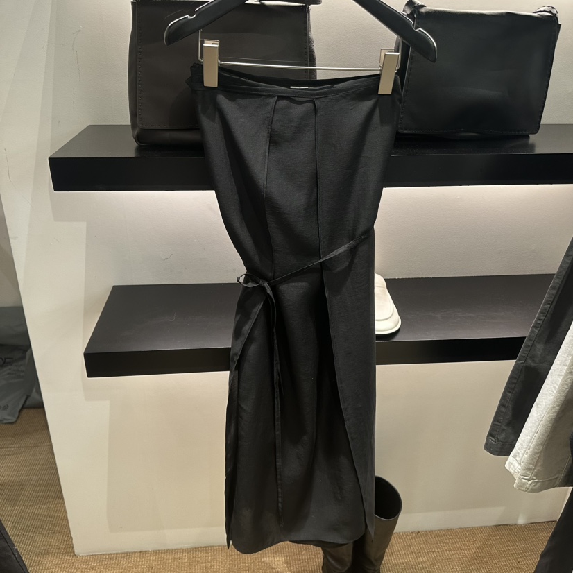 FEBRUARY 11韓國東大門代購女士新品推薦職業熱賣休閑長裙FEBRUARY 11長裙圖色1