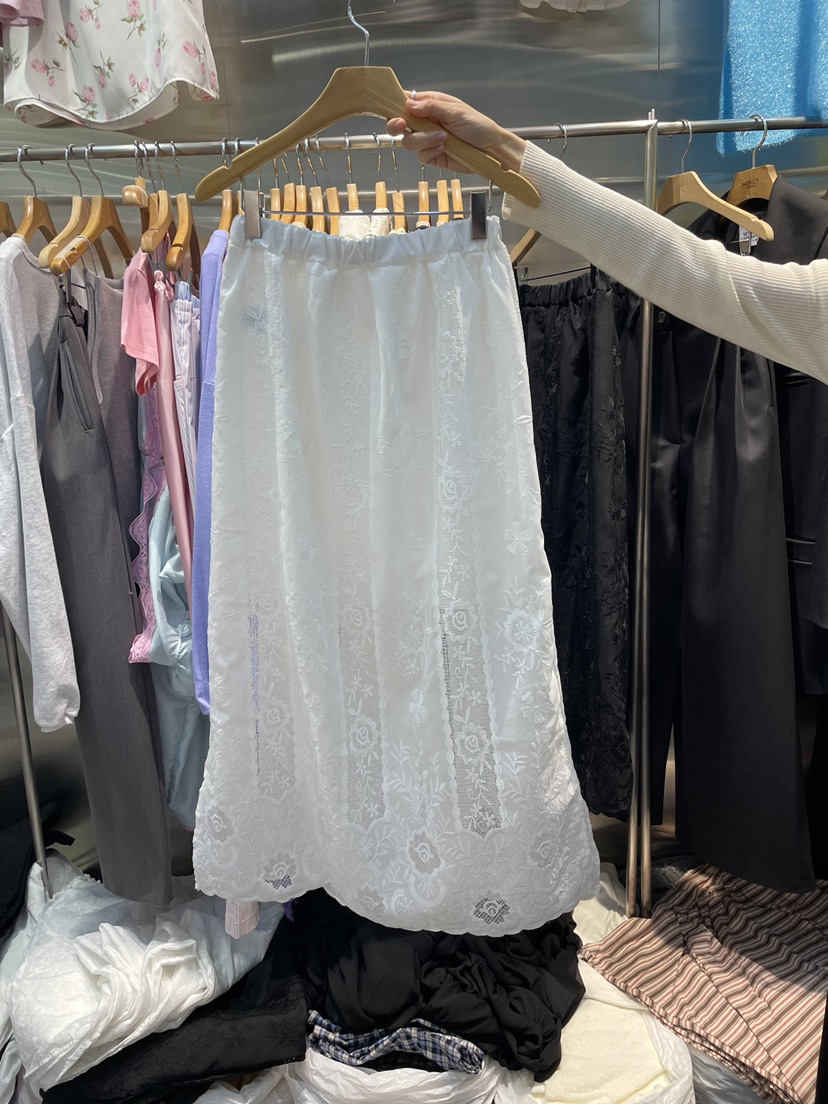 MENDL S韓國直郵女士新品休閑人氣26春夏熱賣推薦長裙刺繡MENDL S長裙