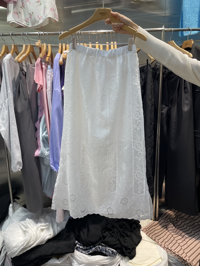 MENDL S韓國直郵女士新品休閑人氣26春夏熱賣推薦長裙刺繡MENDL S長裙圖色1