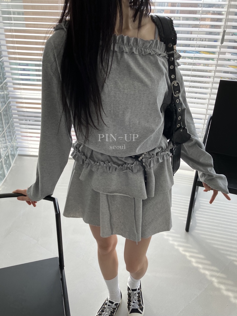 PIN-UP韓國代購女裝新款26春夏職業人氣推薦長袖T恤荷葉邊PIN-UP長袖T恤