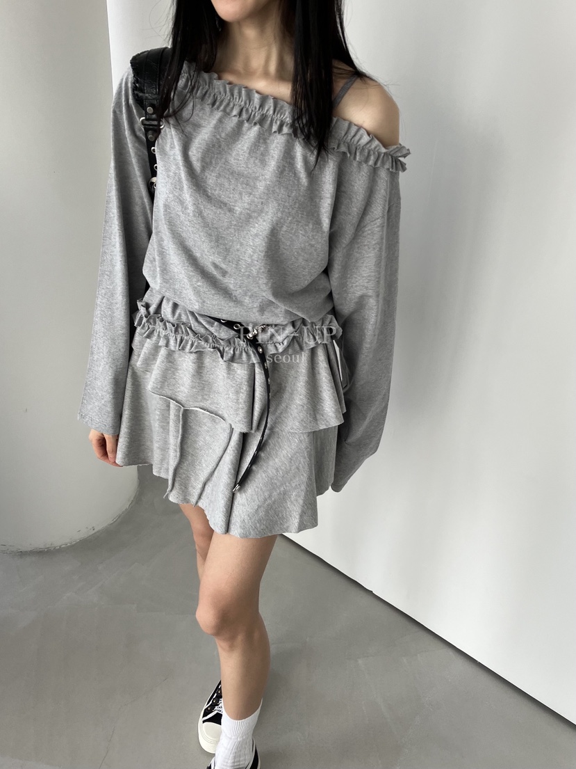 PIN-UP韓國代購女裝新款26春夏職業人氣推薦長袖T恤荷葉邊PIN-UP長袖T恤