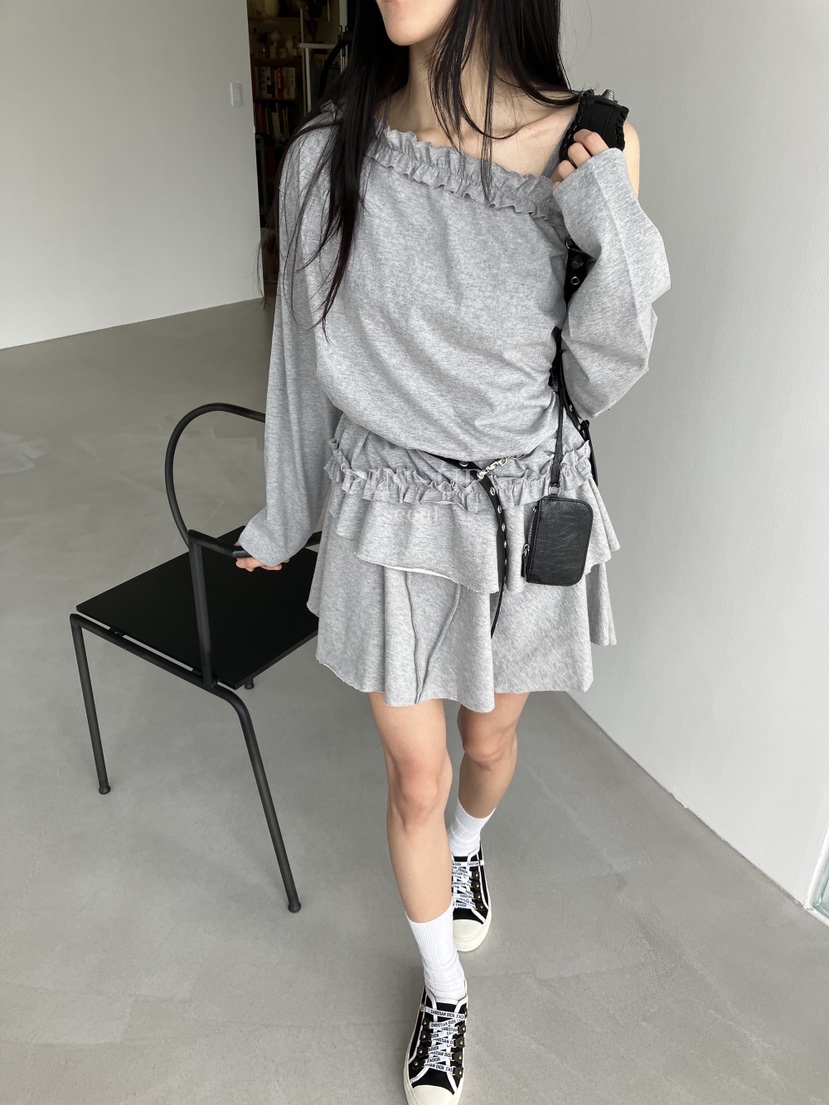 PIN-UP韓國代購女裝新款26春夏職業人氣推薦長袖T恤荷葉邊PIN-UP長袖T恤圖色2