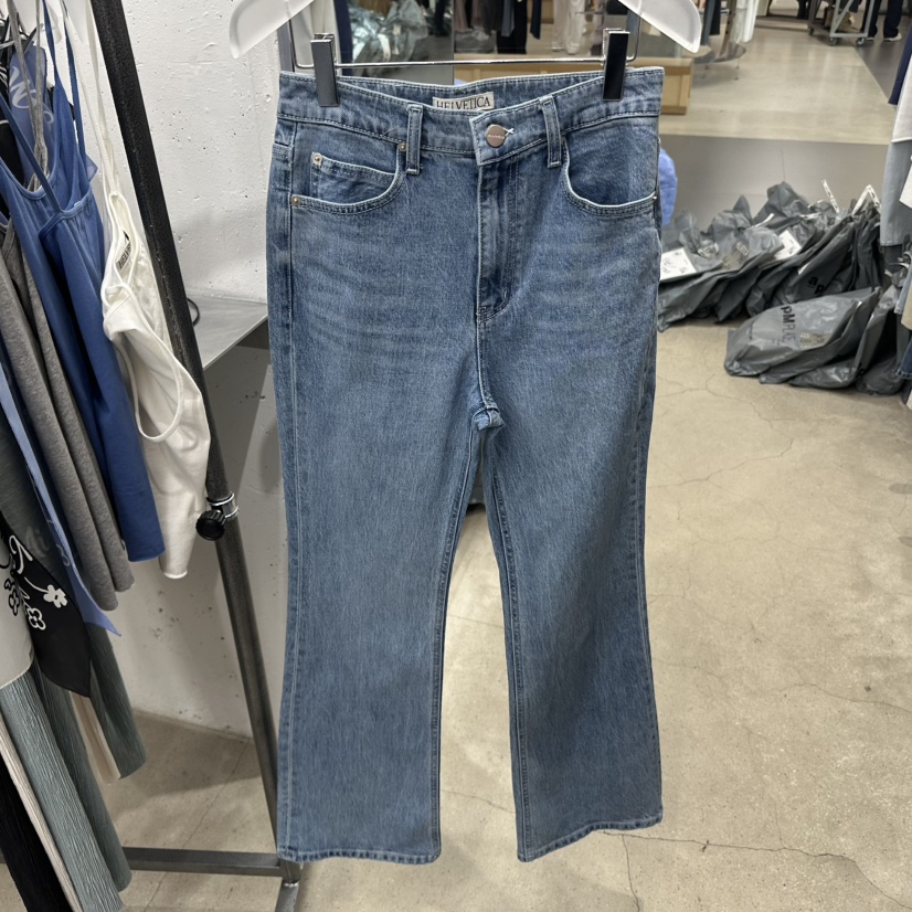 HELVETICA韓國代購女士新品人氣時尚熱賣職業休閑牛仔褲喇叭HELVETICA牛仔褲圖色1