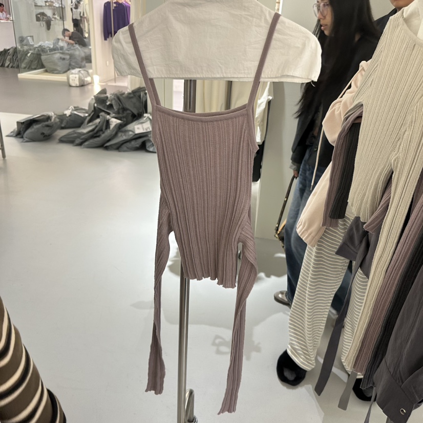 LOVE YOU SO MUCH/MORE THAN YESTERDAY韓國直郵女士新品時尚吊帶背心LYSM/MORE THAN YESTERDAY吊帶/背心圖色1