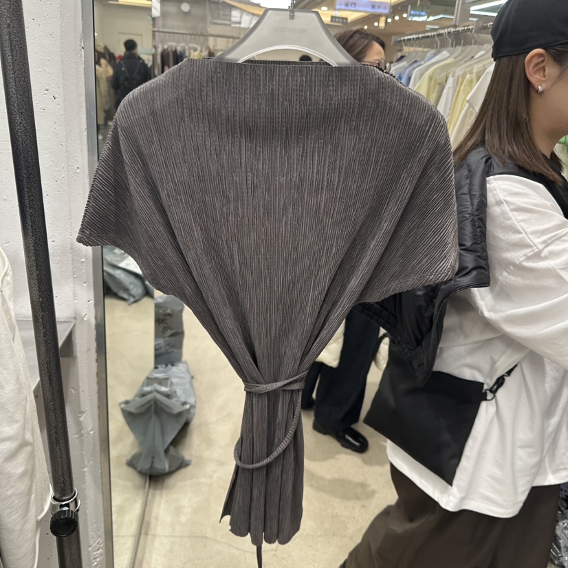 HELVETICA韓國直郵女裝新款熱賣休閑26春夏時尚T恤含腰繩HELVETICAT恤