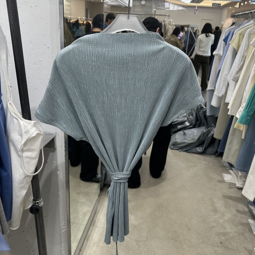 HELVETICA韓國直郵女裝新款熱賣休閑26春夏時尚T恤含腰繩HELVETICAT恤圖色2