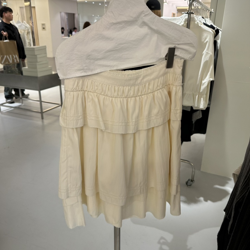 LOVE YOU SO MUCH/MORE THAN YESTERDAY韓國直郵女士新品時尚短裙刺繡繡花LYSM/MORE THAN YESTERDAY短裙圖色1