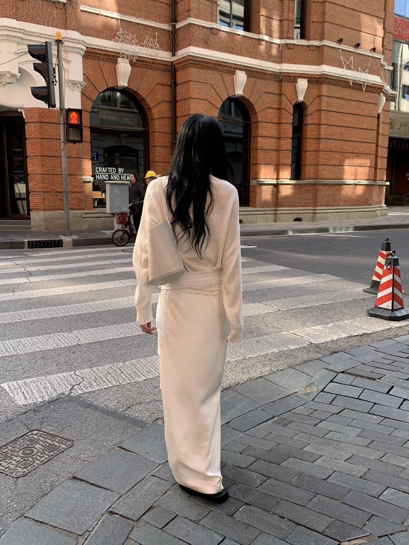 B_GARDER韓國東大門直郵女士新款職業人氣熱賣時尚長裙緞面B.GARDER長裙