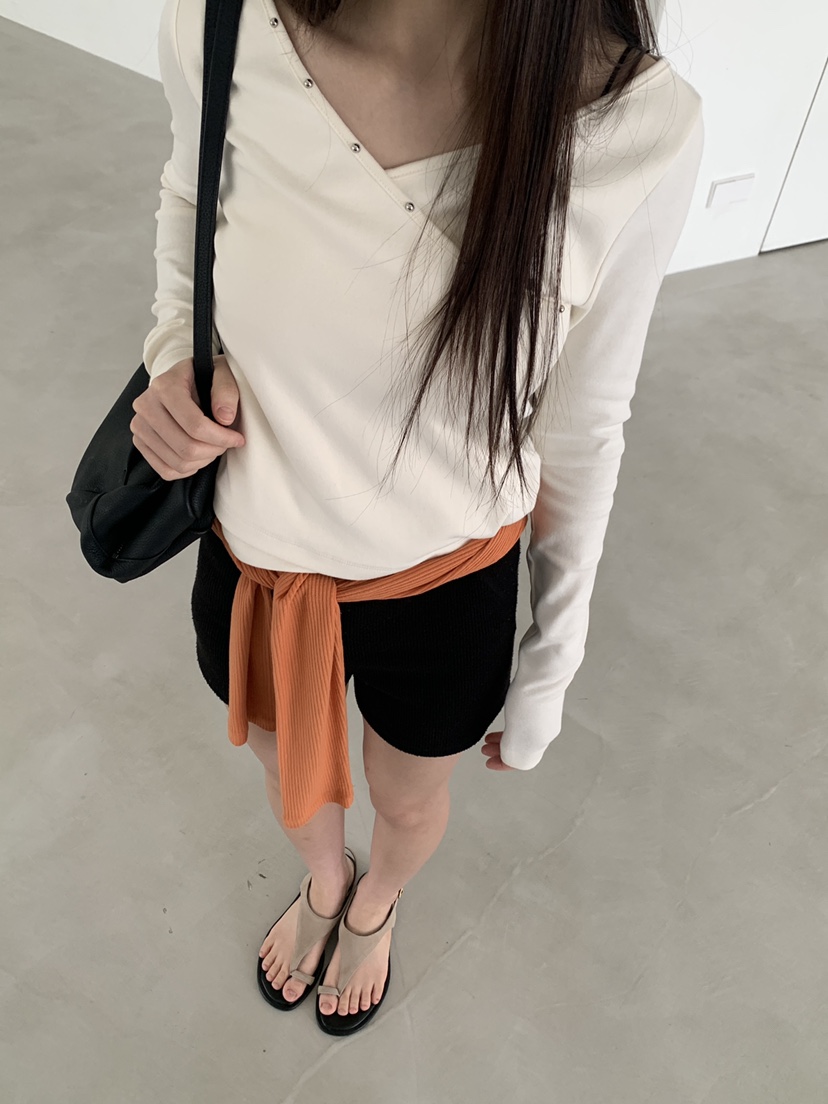 LOGARDEN韓國直郵女士新款熱賣人氣時尚推薦長袖T恤不含內搭LO GARDEN長袖T恤