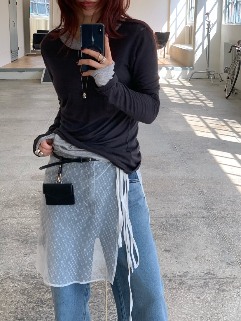 OVER NEAR韓國東大門代購女裝新款時尚熱賣長袖T恤不含內搭OVER NEAR長袖T恤