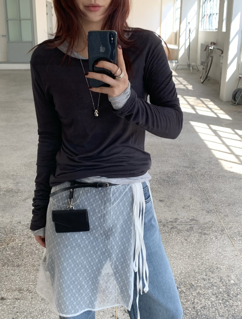 OVER NEAR韓國東大門代購女裝新款時尚熱賣長袖T恤不含內搭OVER NEAR長袖T恤