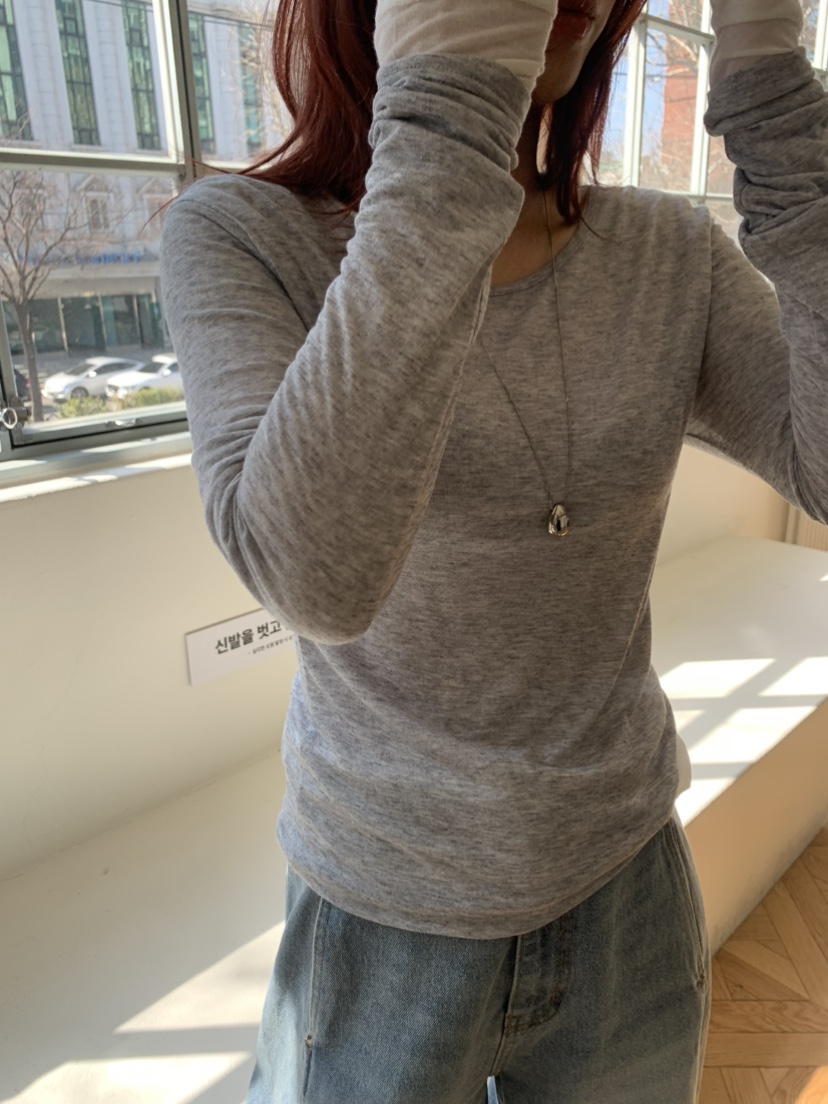 OVER NEAR韓國東大門代購女裝新款時尚熱賣長袖T恤不含內搭OVER NEAR長袖T恤