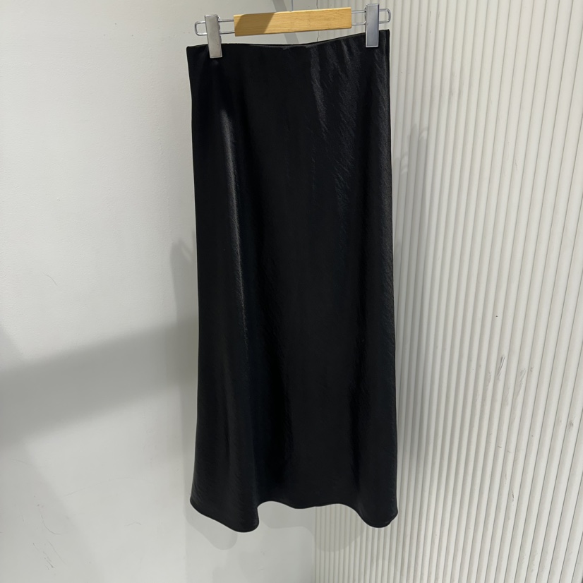 COCO HOLIC韓國東大門直郵女裝新品推薦人氣熱賣時尚長裙COCO HOLIC長裙