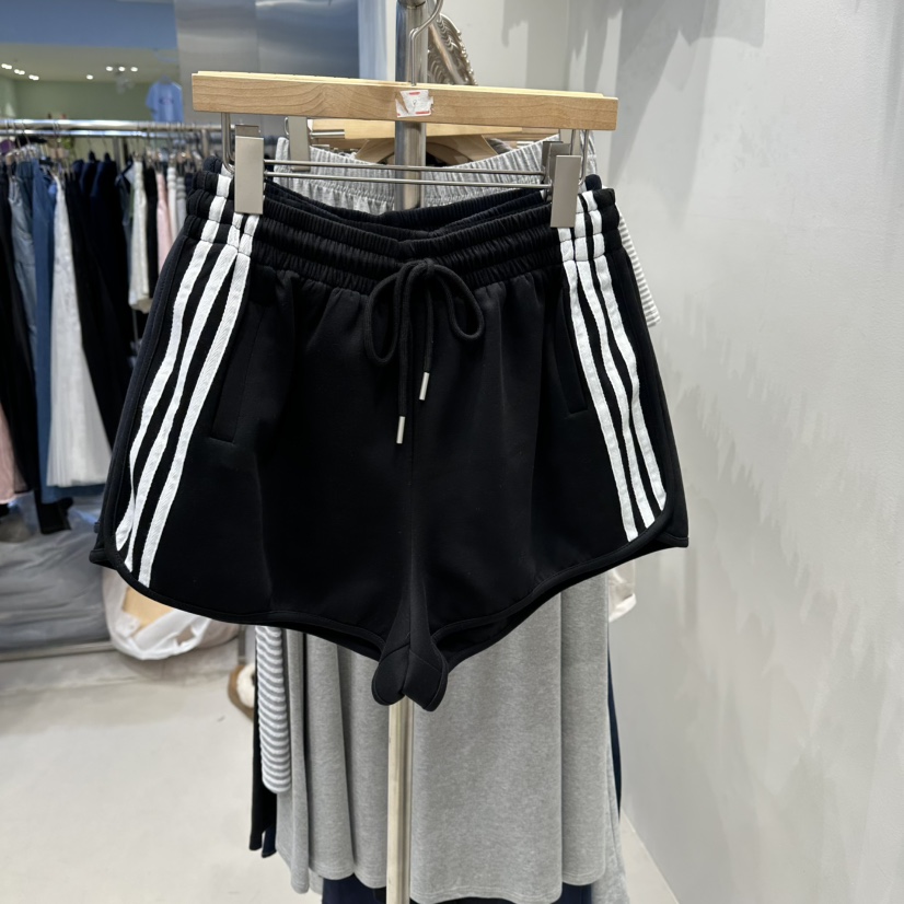 HOT PLACE/DREAM GIRIS/HOT ISSUE韓國代購女裝新款26春夏短褲HOT PLACE/DREAM GIRIS/HOT ISSUE短褲圖色3黑色