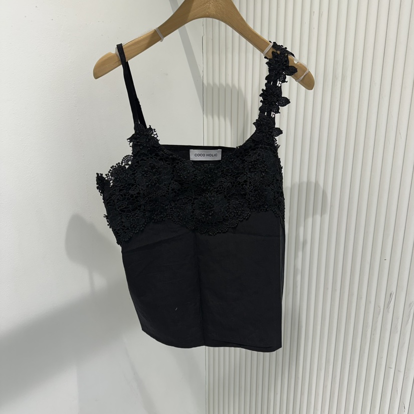 COCO HOLIC韓國直郵實拍女裝新品人氣吊帶背心不對稱蕾絲COCO HOLIC吊帶/背心圖色2