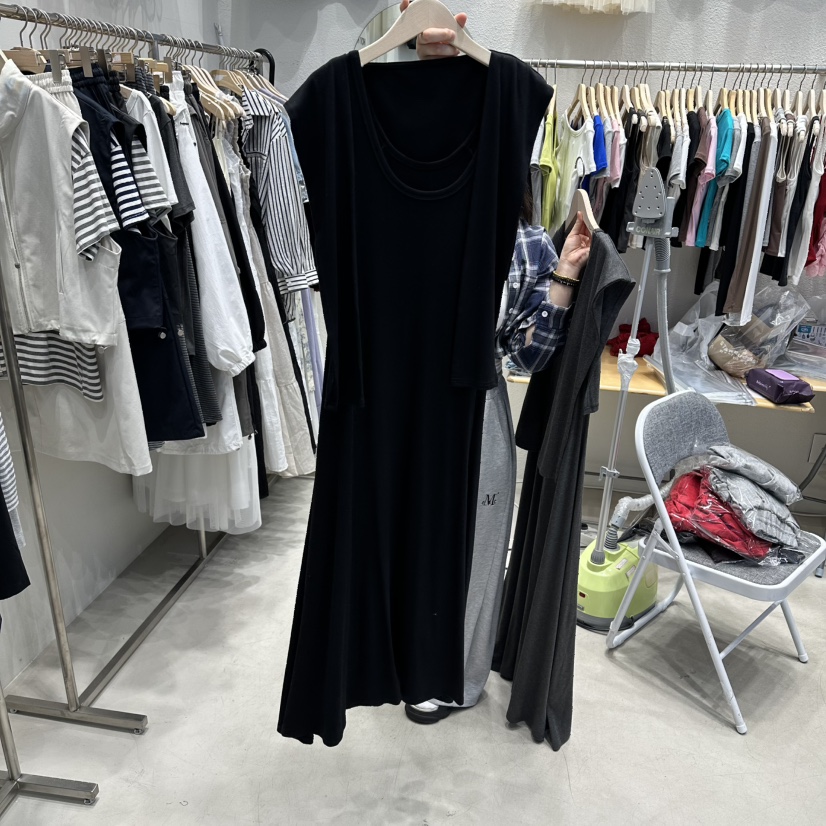 HOT PLACE/DREAM GIRIS/HOT ISSUE韓國代購女士新品推薦連衣裙含圍巾HOT PLACE/DREAM GIRIS/HOT ISSUE連衣裙圖色1黑色