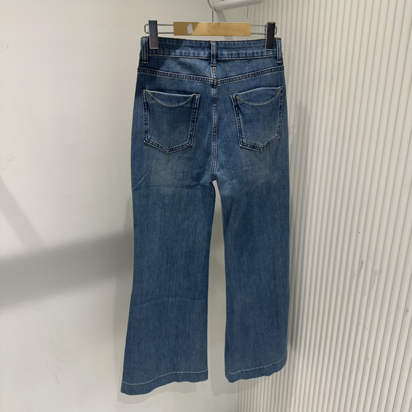 COCO HOLIC韓國東大門直郵女裝新品時尚牛仔褲含飾品喇叭COCO HOLIC牛仔褲