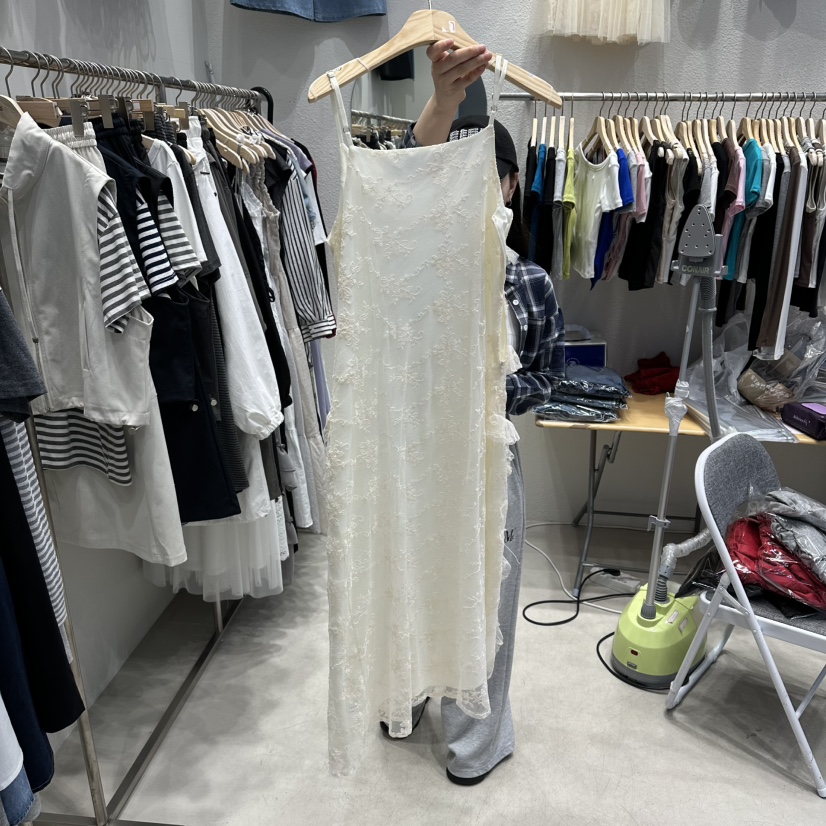 HOT PLACE/DREAM GIRIS/HOT ISSUE韓國直郵女裝新品時尚連衣裙荷葉邊刺繡HOT PLACE/DREAM GIRIS/HOT ISSUE連衣裙