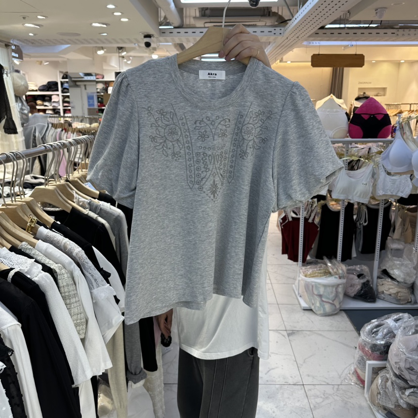 AKRA BY ART韓國東大門代購女裝新品人氣時尚T恤刺繡燈籠AKRA BY ARTT恤圖色2