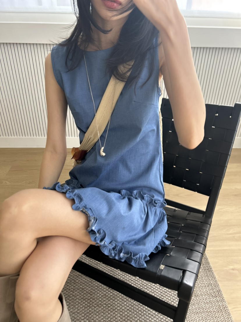 ME MO韓國直郵實拍女士新品推薦職業休閑熱賣連衣裙荷葉邊ME MO連衣裙