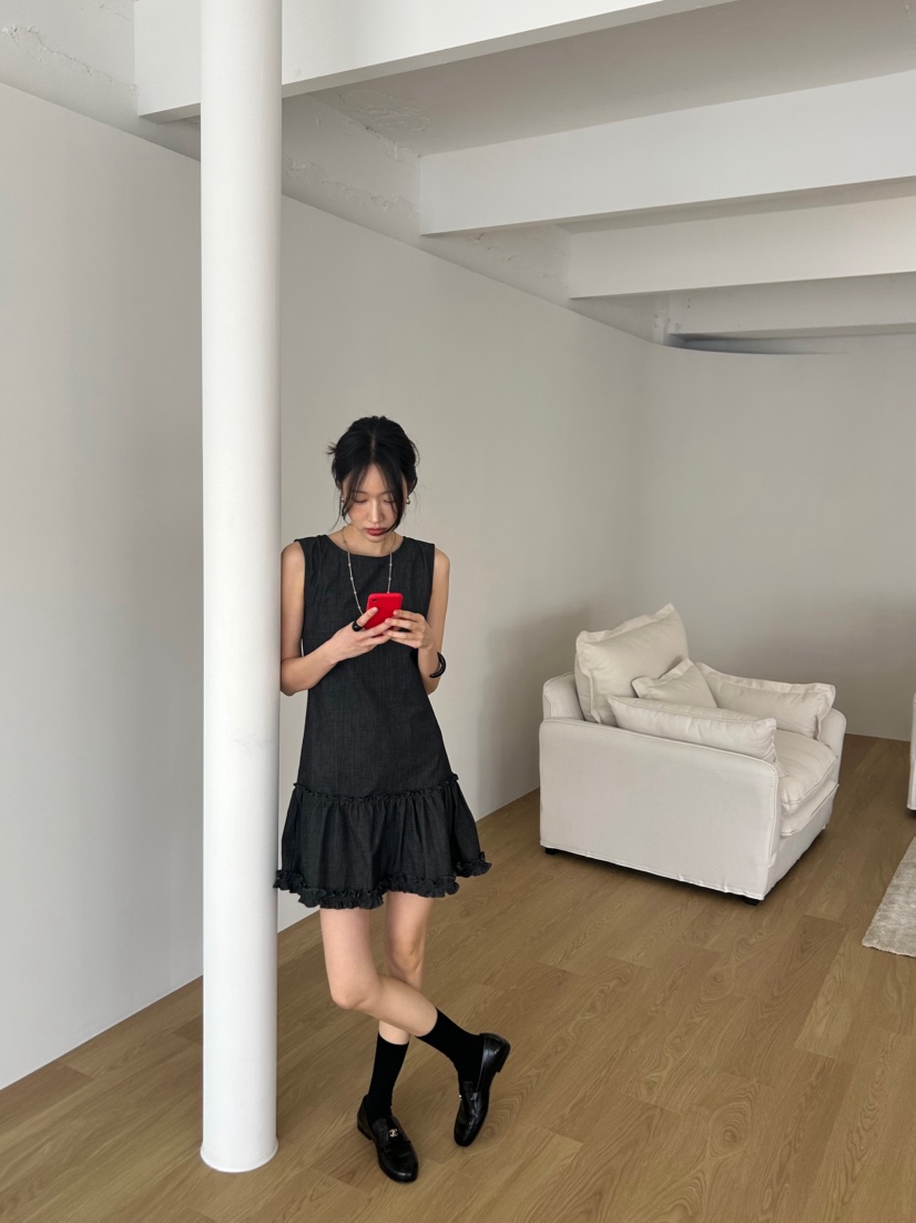 ME MO韓國直郵實拍女士新品推薦職業休閑熱賣連衣裙荷葉邊ME MO連衣裙