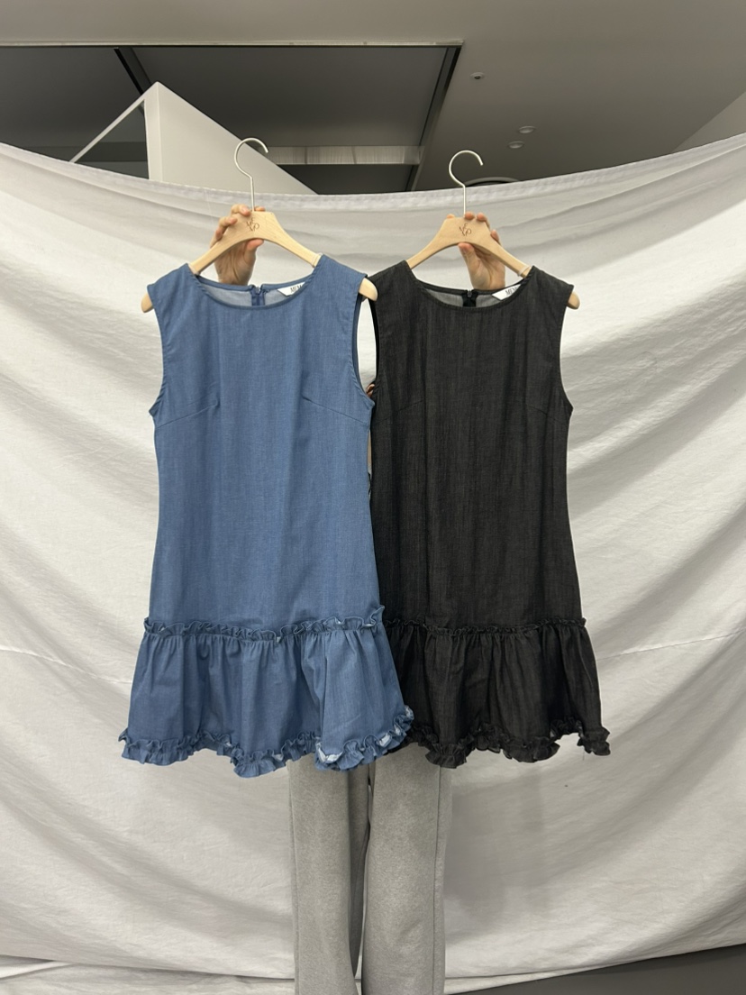 ME MO韓國直郵實拍女士新品推薦職業休閑熱賣連衣裙荷葉邊ME MO連衣裙