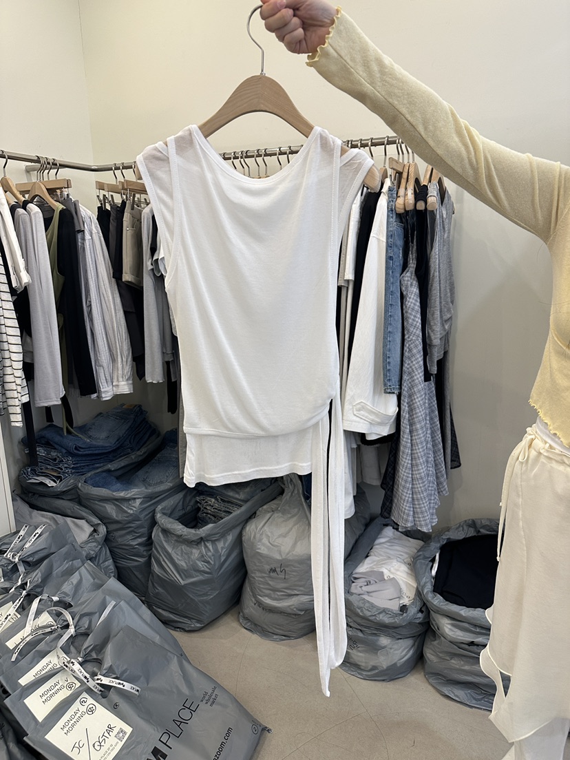 MONDAYMORING韓國東大門代購女裝新款熱賣26春夏吊帶背心MONDAYMORING吊帶/背心圖色1