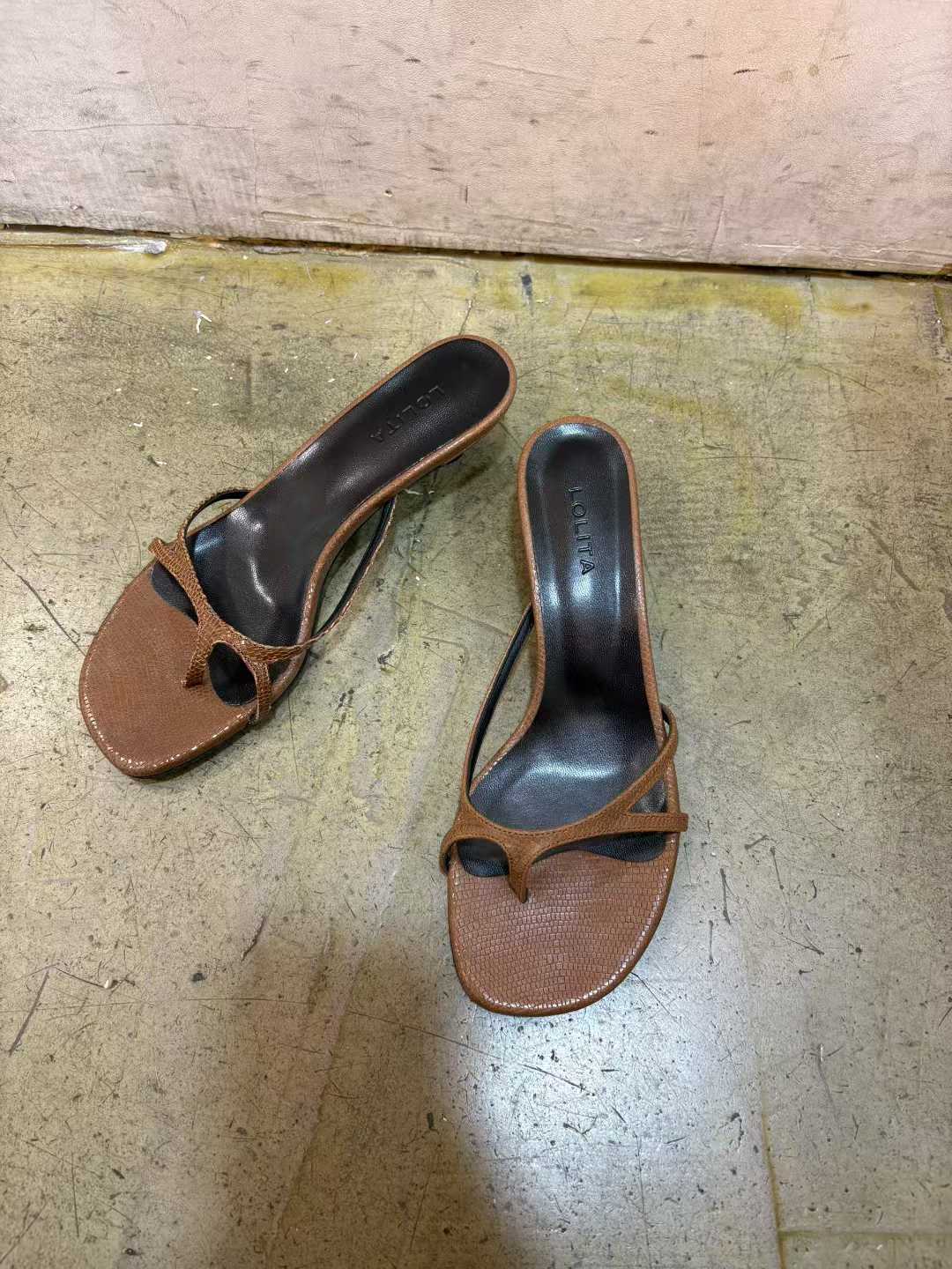 LOLITA韓國東大門直郵女裝新品26春夏熱賣休閑時尚涼鞋拖鞋LOLITA涼鞋/拖鞋