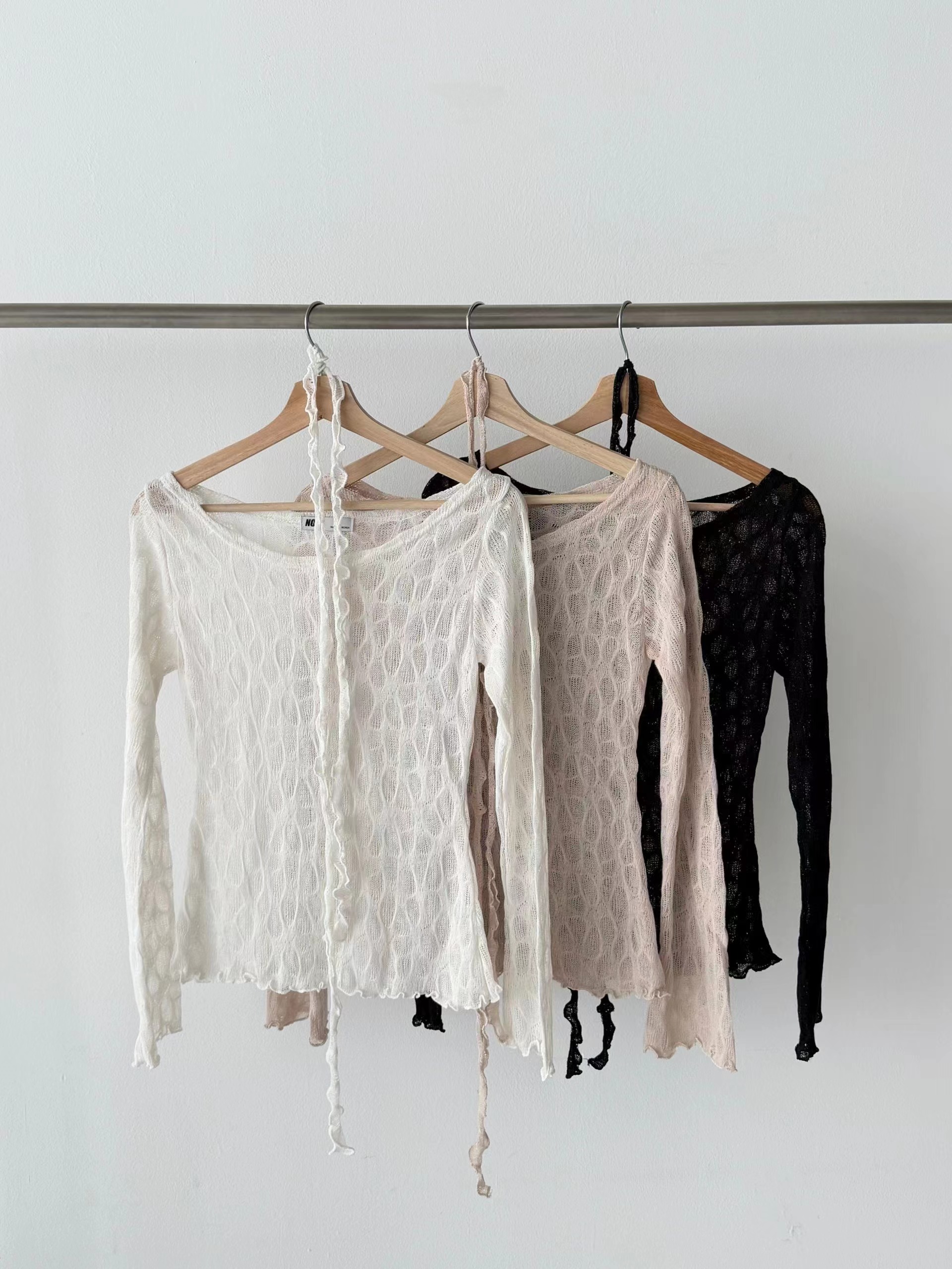 DOTNODI（無品牌標）/HIGH COLOR/NODI東大門直郵女裝新款熱賣長袖T恤含脖帶DOTNODI（無品牌標）/HIGH COLOR/NODI長袖T恤