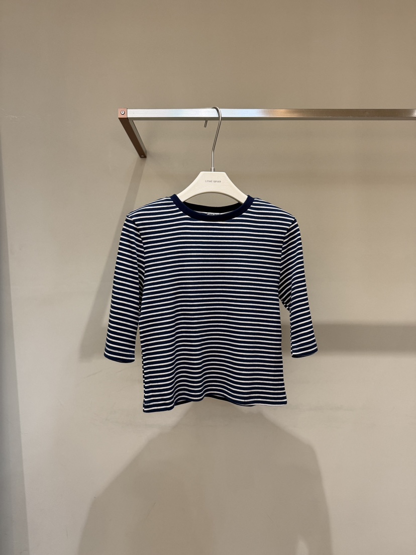 LIMED SPRUCE韓國東大門代購女裝新品推薦熱賣人氣時尚T恤Limed SpruceT恤圖色1深藍色