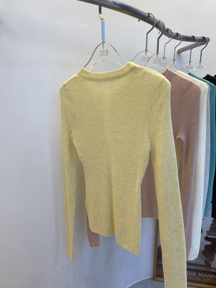 BLACK BIJOU韓國東大門直郵女士新款時尚熱賣人氣長袖T恤BLACK BIJOU長袖T恤