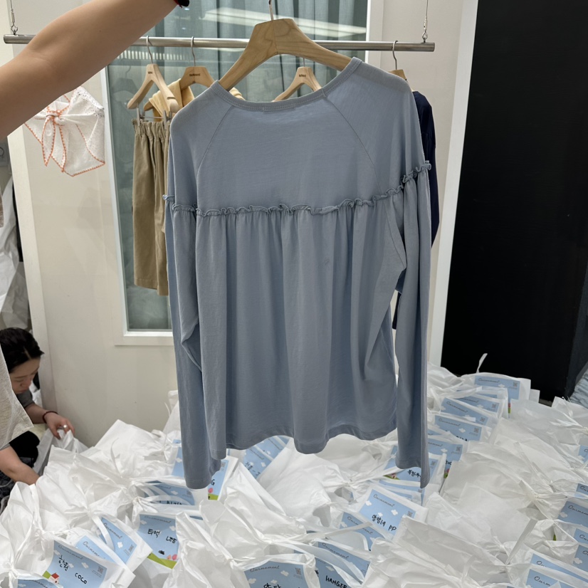 OURMOMENT韓國直郵女裝新款職業休閑時尚推薦人氣長袖T恤OURMOMENT長袖T恤