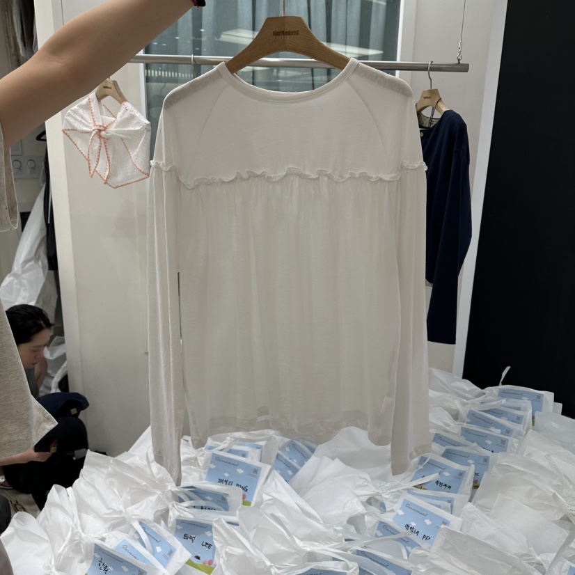 OURMOMENT韓國直郵女裝新款職業休閑時尚推薦人氣長袖T恤OURMOMENT長袖T恤圖色1