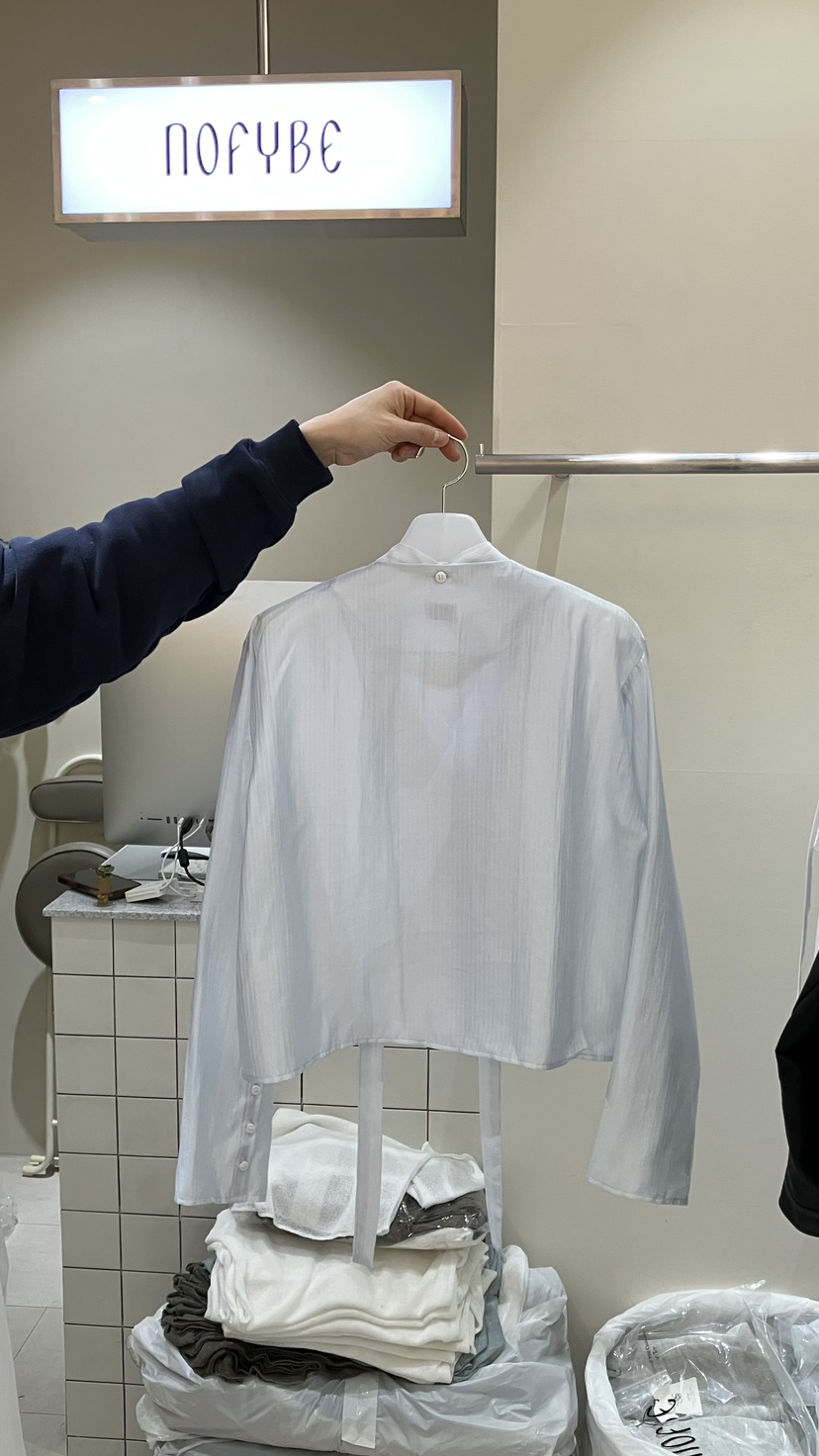 NOFYBE韓國東大門直郵女裝新品熱賣人氣襯衫蕾絲衫含脖帶NOFYBE襯衫/蕾絲衫