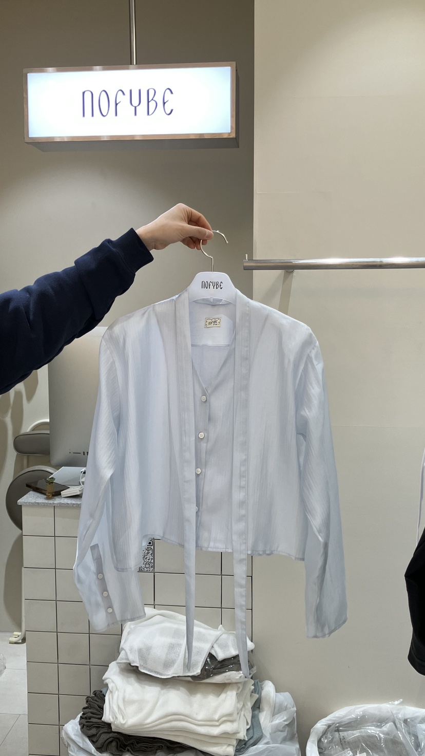 NOFYBE韓國東大門直郵女裝新品熱賣人氣襯衫蕾絲衫含脖帶NOFYBE襯衫/蕾絲衫圖色1