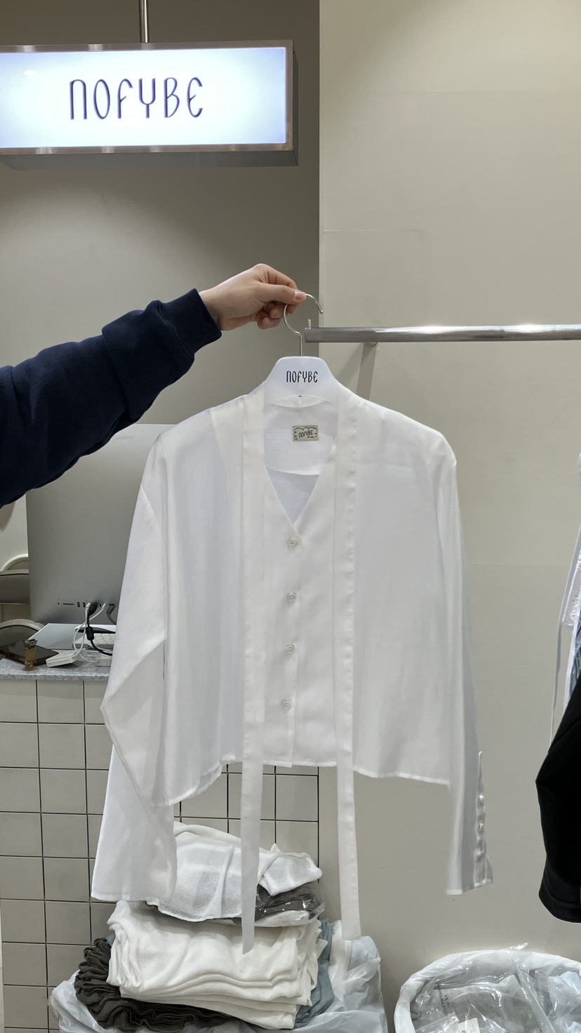 NOFYBE韓國東大門直郵女裝新品熱賣人氣襯衫蕾絲衫含脖帶NOFYBE襯衫/蕾絲衫圖色3