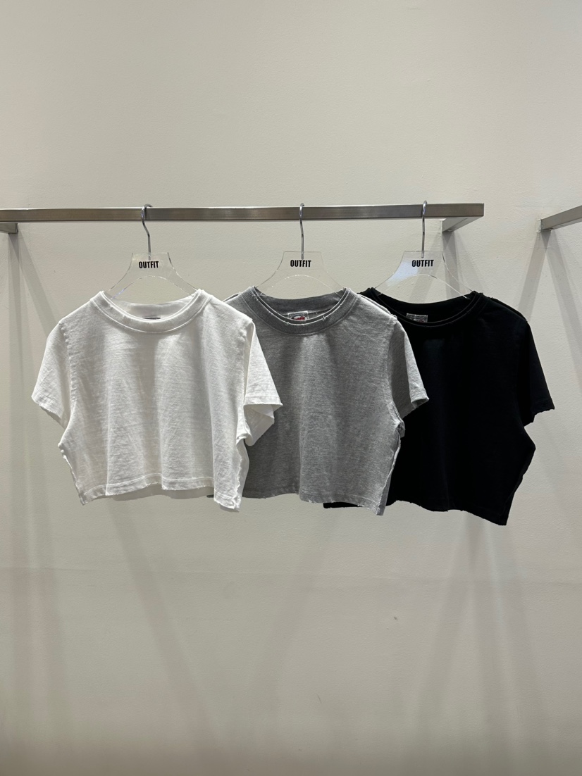 OUTFIT韓國東大門直郵女士新品休閑時尚26春夏職業T恤毛絨OUTFITT恤圖色2左二色