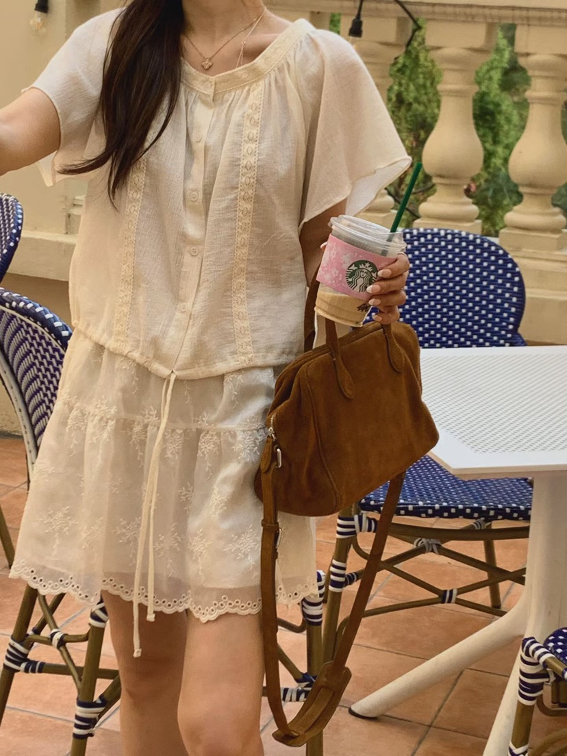 LA CREME韓國直郵女士新品人氣推薦熱賣休閑時尚襯衫蕾絲衫LA CREME襯衫/蕾絲衫