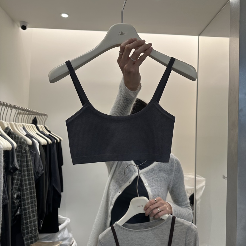 ALTER韓國代購女裝新款時尚休閑職業人氣吊帶背心不含內搭Alter吊帶/背心圖色4