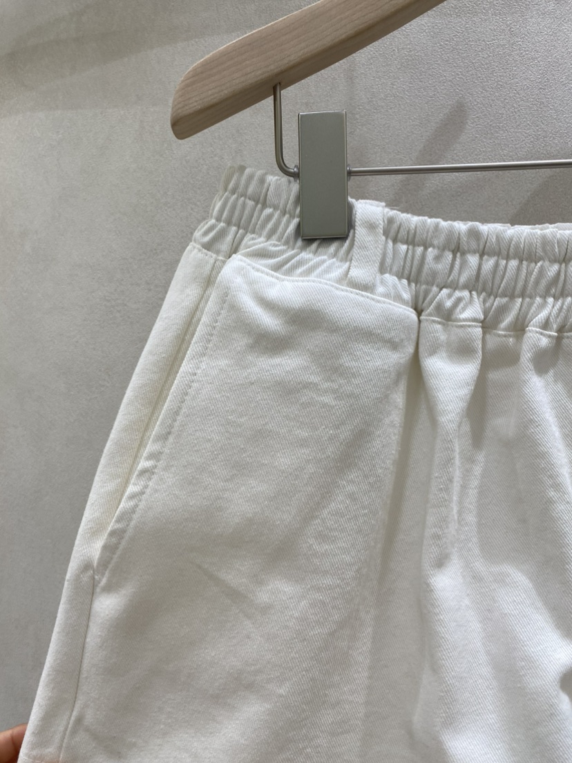 WHO IS SHE韓國直郵實拍女裝新品推薦職業人氣26春夏短褲WHO IS SHE短褲