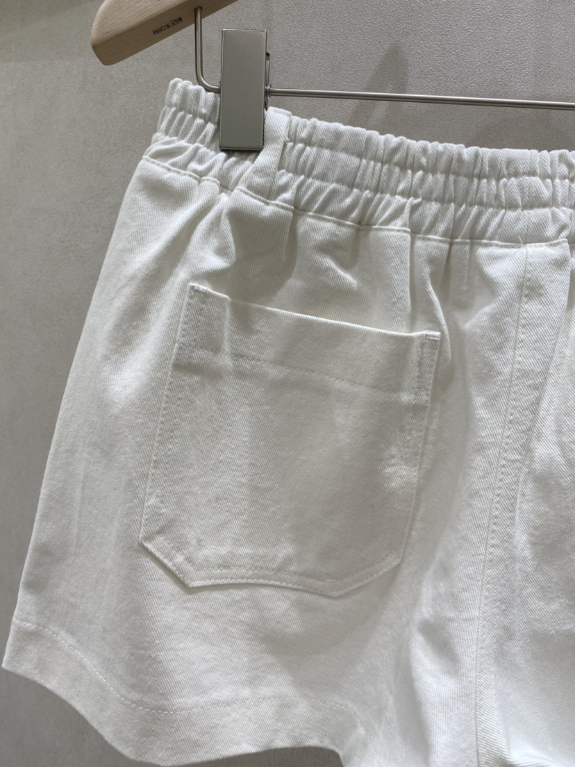 WHO IS SHE韓國直郵實拍女裝新品推薦職業人氣26春夏短褲WHO IS SHE短褲