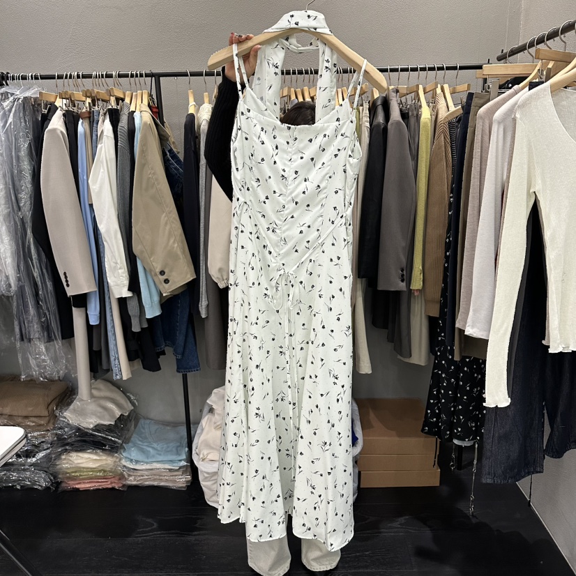 FLAMME TOIT/LUNAMDE韓國東大門代購女裝新款推薦連衣裙含脖帶圍巾FLAMME TOIT/LUNAMDE連衣裙