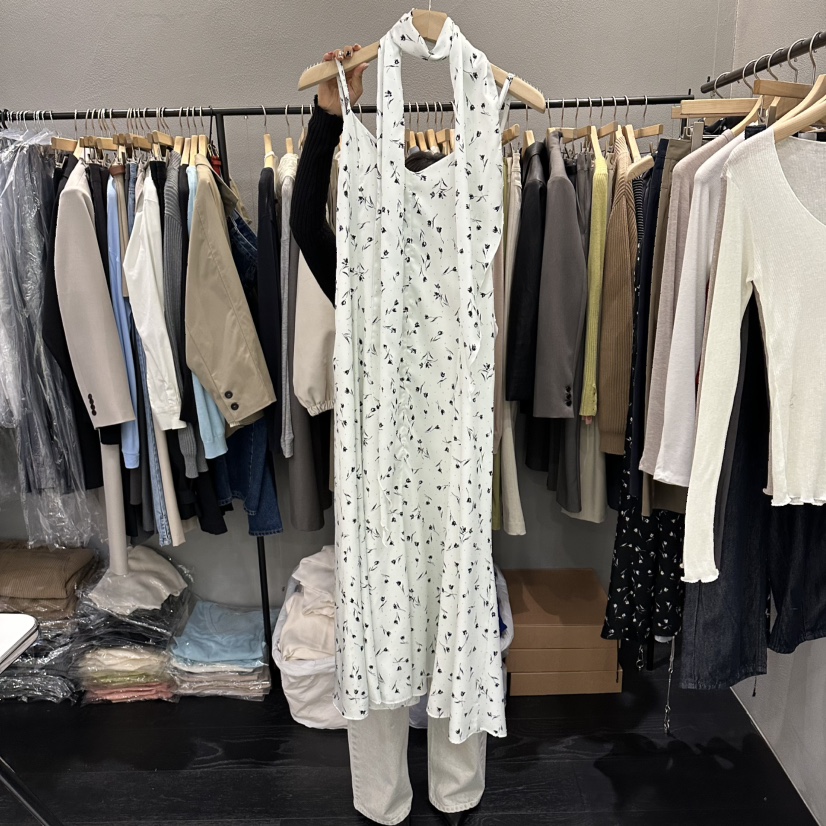 FLAMME TOIT/LUNAMDE韓國東大門代購女裝新款推薦連衣裙含脖帶圍巾FLAMME TOIT/LUNAMDE連衣裙圖色1