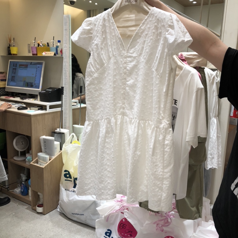 BY FLOW韓國東大門代購女裝新品推薦時尚熱賣連衣裙花朵BY FLOW連衣裙圖色1