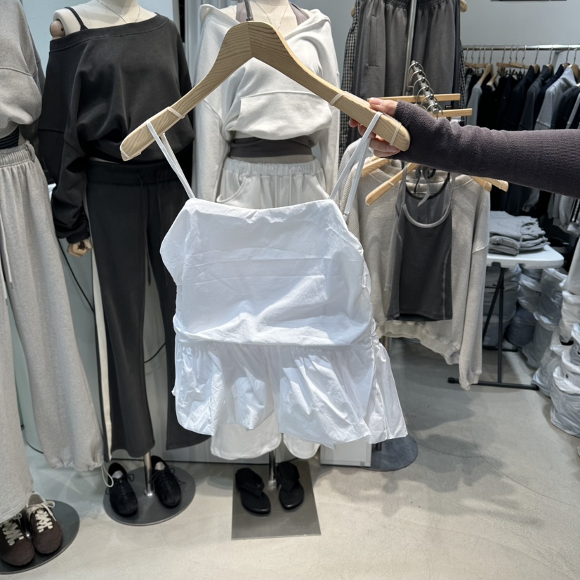 W.FATAL韓國東大門直郵女裝新款26春夏吊帶背心褶皺寬松W.FATAL吊帶/背心圖色1