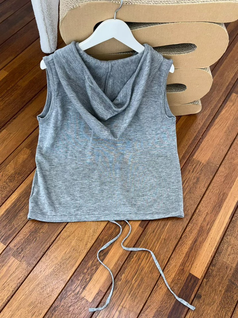 TUG韓國東大門直郵女裝新品時尚熱賣推薦職業26春夏馬甲連帽衫TUG馬甲