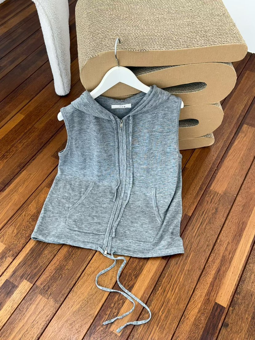 TUG韓國東大門直郵女裝新品時尚熱賣推薦職業26春夏馬甲連帽衫TUG馬甲圖色1