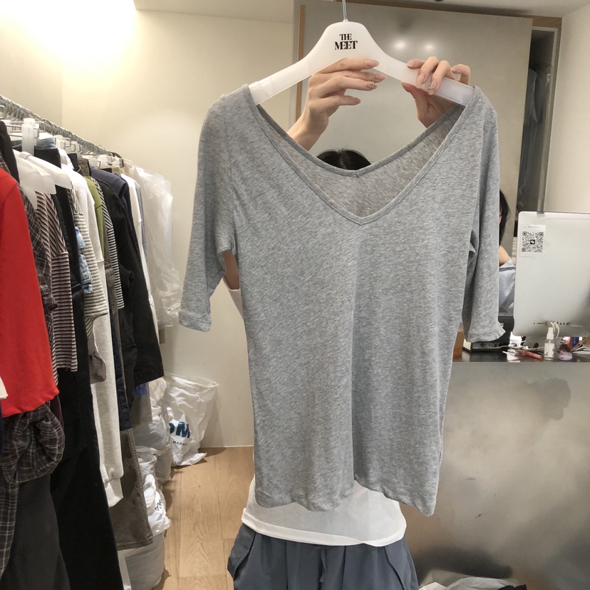 MEET ME韓國直郵實拍女裝新品休閑職業推薦人氣T恤V領透明MEET MET恤圖色2