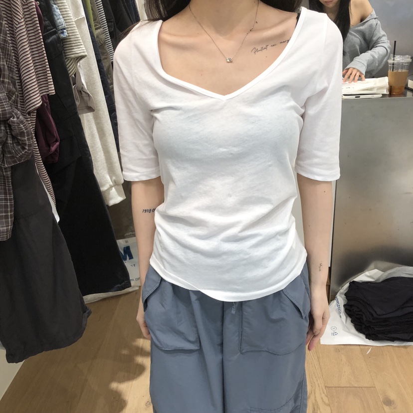 MEET ME韓國直郵實拍女裝新品休閑職業推薦人氣T恤V領透明MEET MET恤圖色4